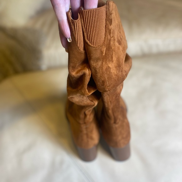 Kenneth Cole REACTION Sonia Slouchy western style suede like boot size 11 - Picture 6 of 12